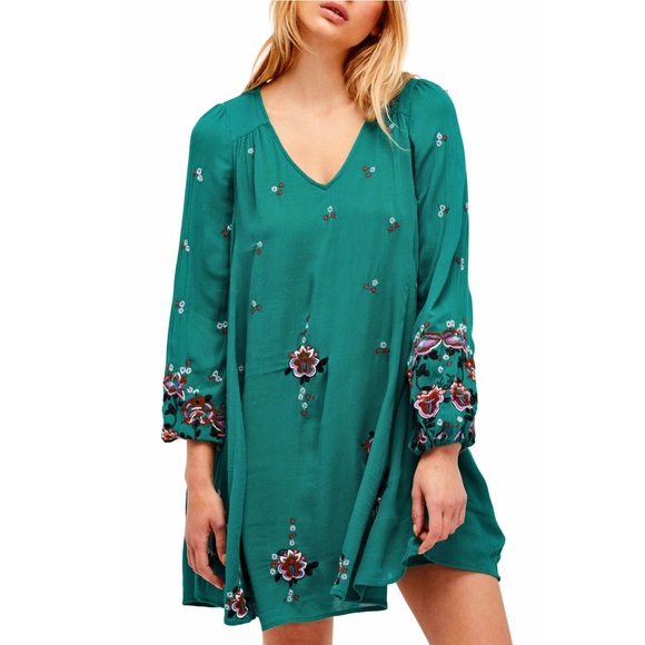 NEW FREE PEOPLE GREEN FLORAL EMBROIDERED MINI DRESS - Picture 8 of 9